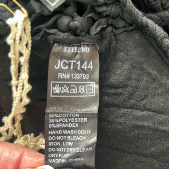 NWT POL Black Macrame Fringe Halter Top Back Ties Beaded Trim Size Small - Picture 8 of 9